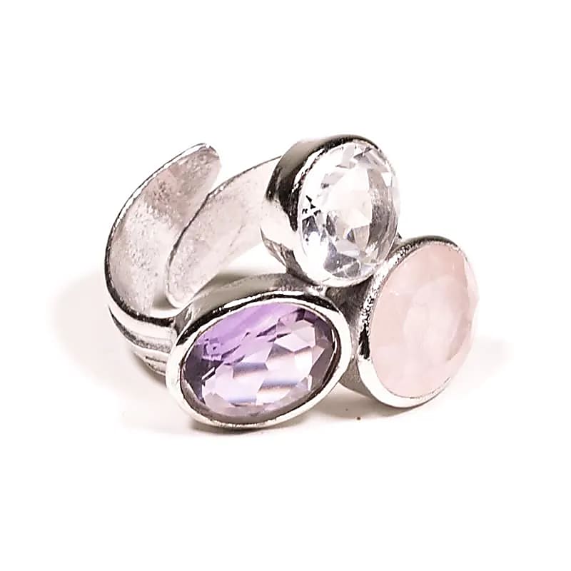 Gyllene triangeln – justerbar ring med tre stenar