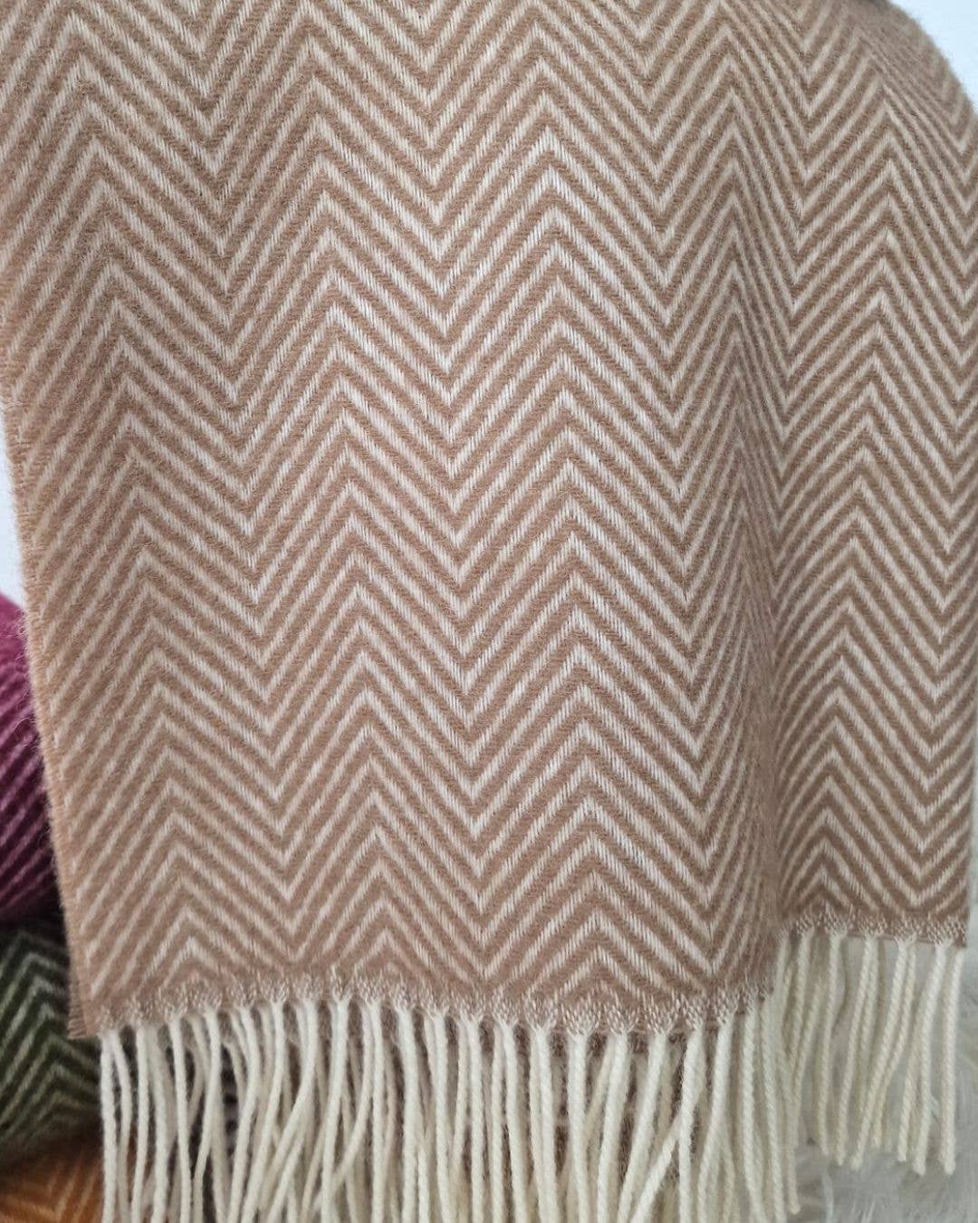 The Cozy Sheep villapeitto 140 × 200 cm | 100 % villaa - Beige
