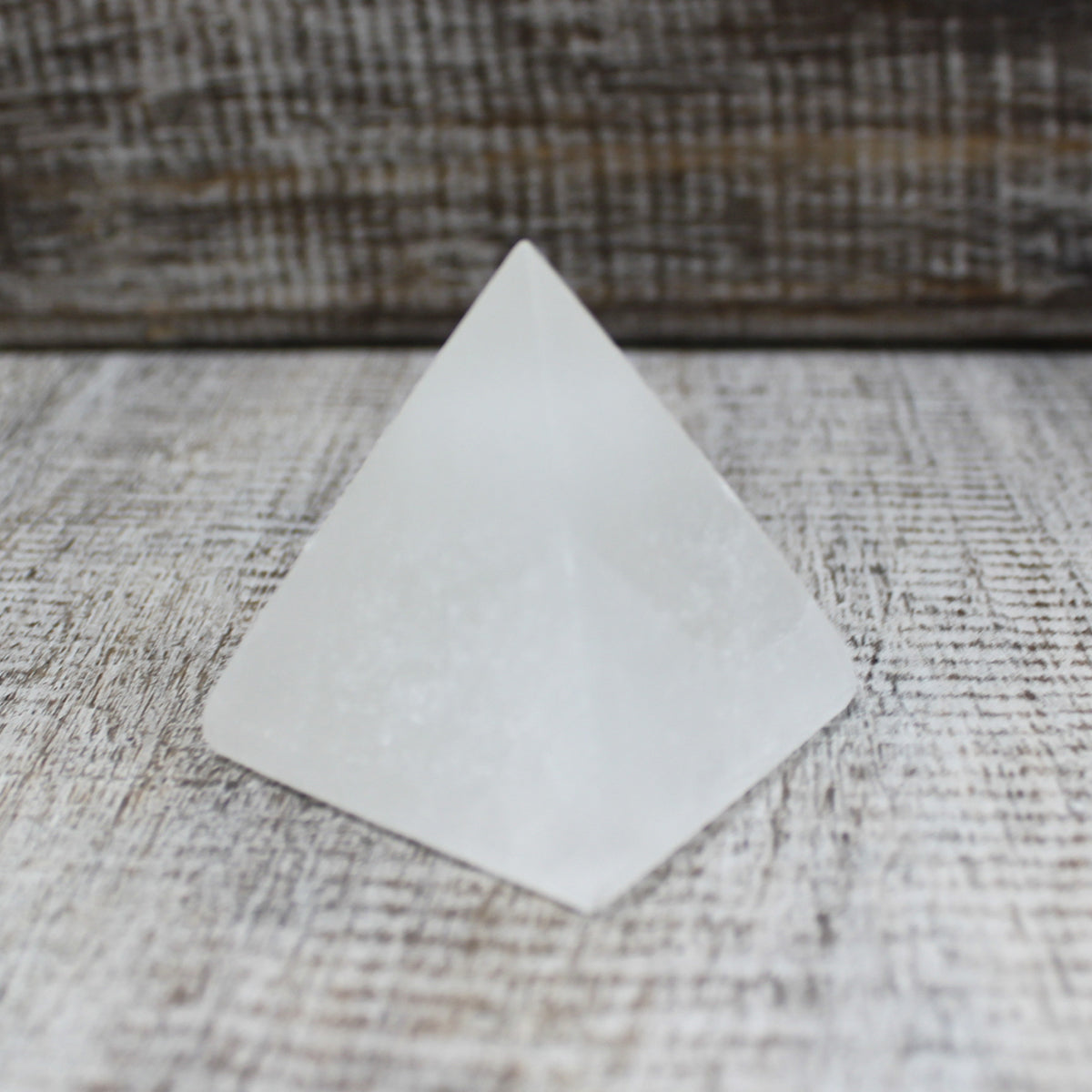 Seleniittipyramidi 5cm