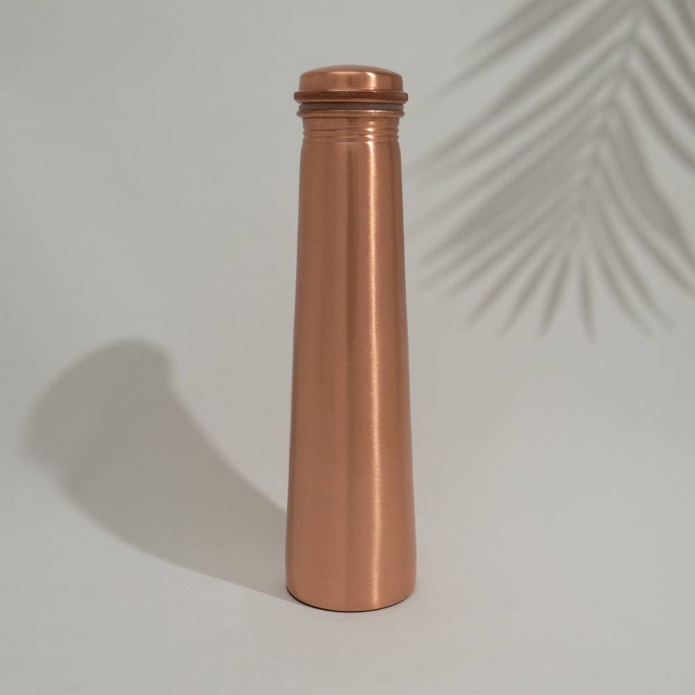 Käsintehty kuparinen juomasetti – 950ml pullo + 4 mukia