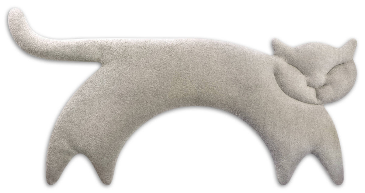 Leschi katt – vetekudde 23 × 47 cm