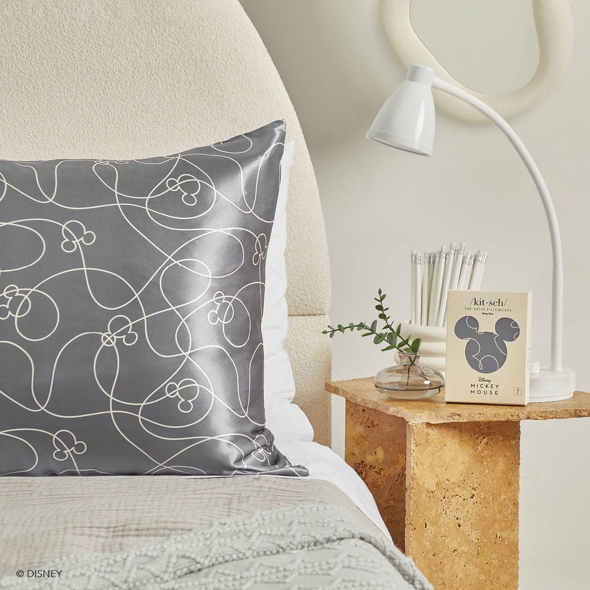 Kitsch Mickey & Minnie satiinityynyliina – Mickey Maze