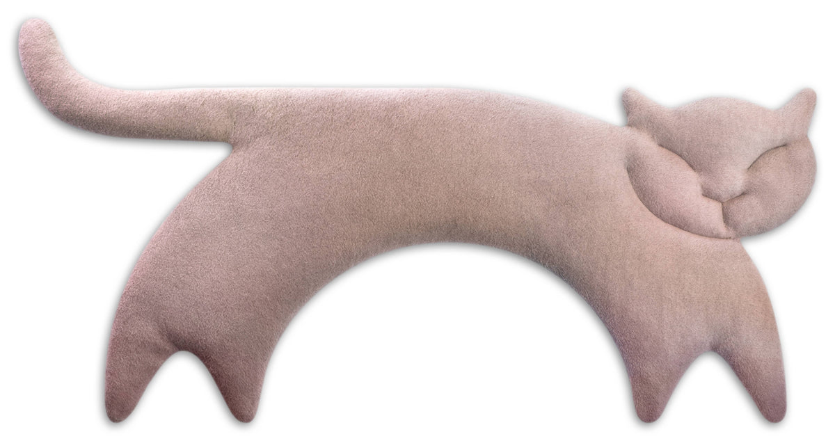 Leschi katt – vetekudde 23 × 47 cm